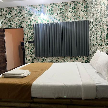 Modhera Sunrise Resort - Tents Bhungas Jungle Restaurants & Candlelight Dining Kalri Exteriör bild