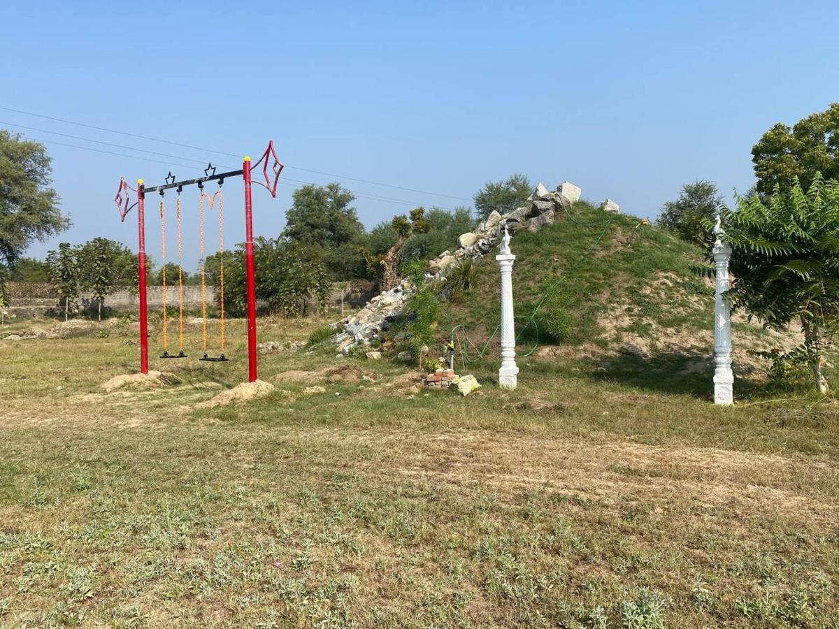 Modhera Sunrise Resort - Tents Bhungas Jungle Restaurants & Candlelight Dining Kalri Exteriör bild
