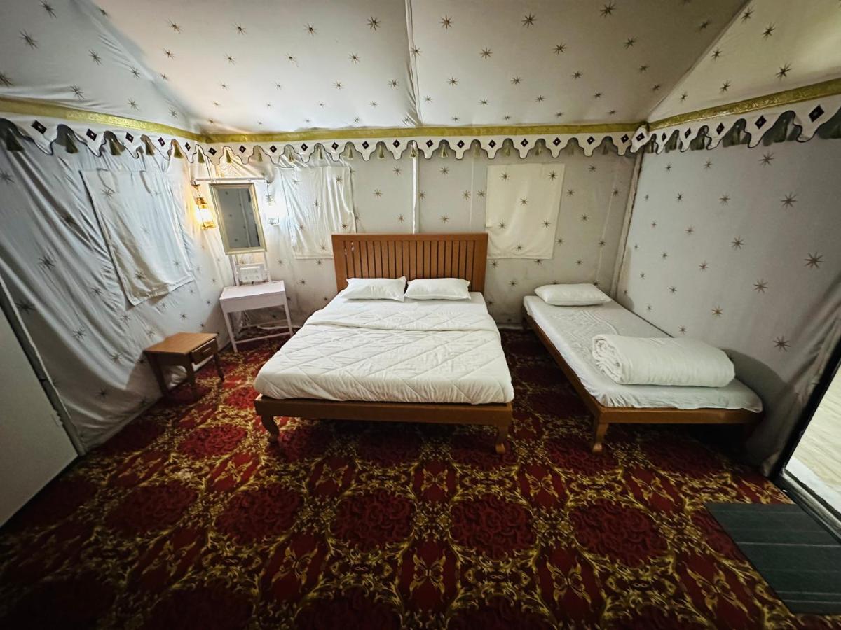 Modhera Sunrise Resort - Tents Bhungas Jungle Restaurants & Candlelight Dining Kalri Exteriör bild