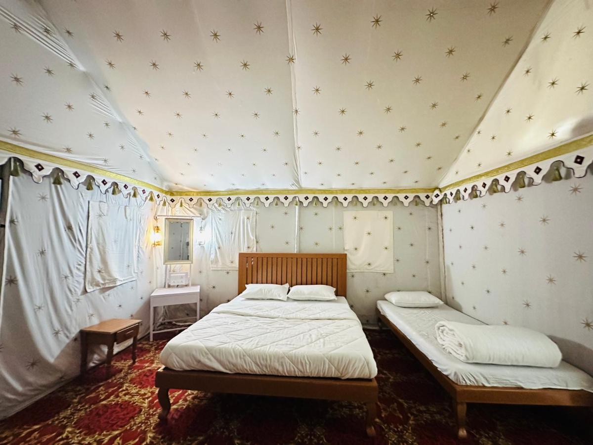 Modhera Sunrise Resort - Tents Bhungas Jungle Restaurants & Candlelight Dining Kalri Exteriör bild