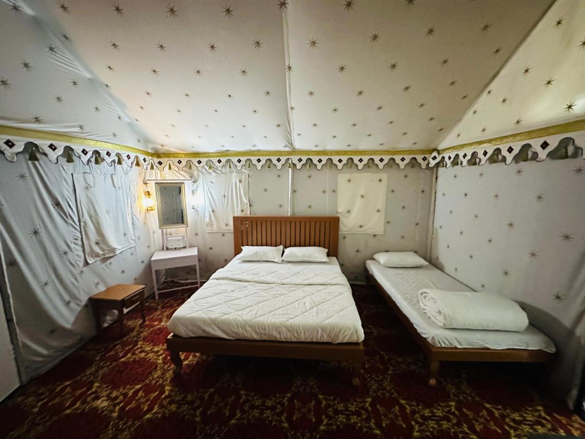 Modhera Sunrise Resort - Tents Bhungas Jungle Restaurants & Candlelight Dining Kalri Exteriör bild