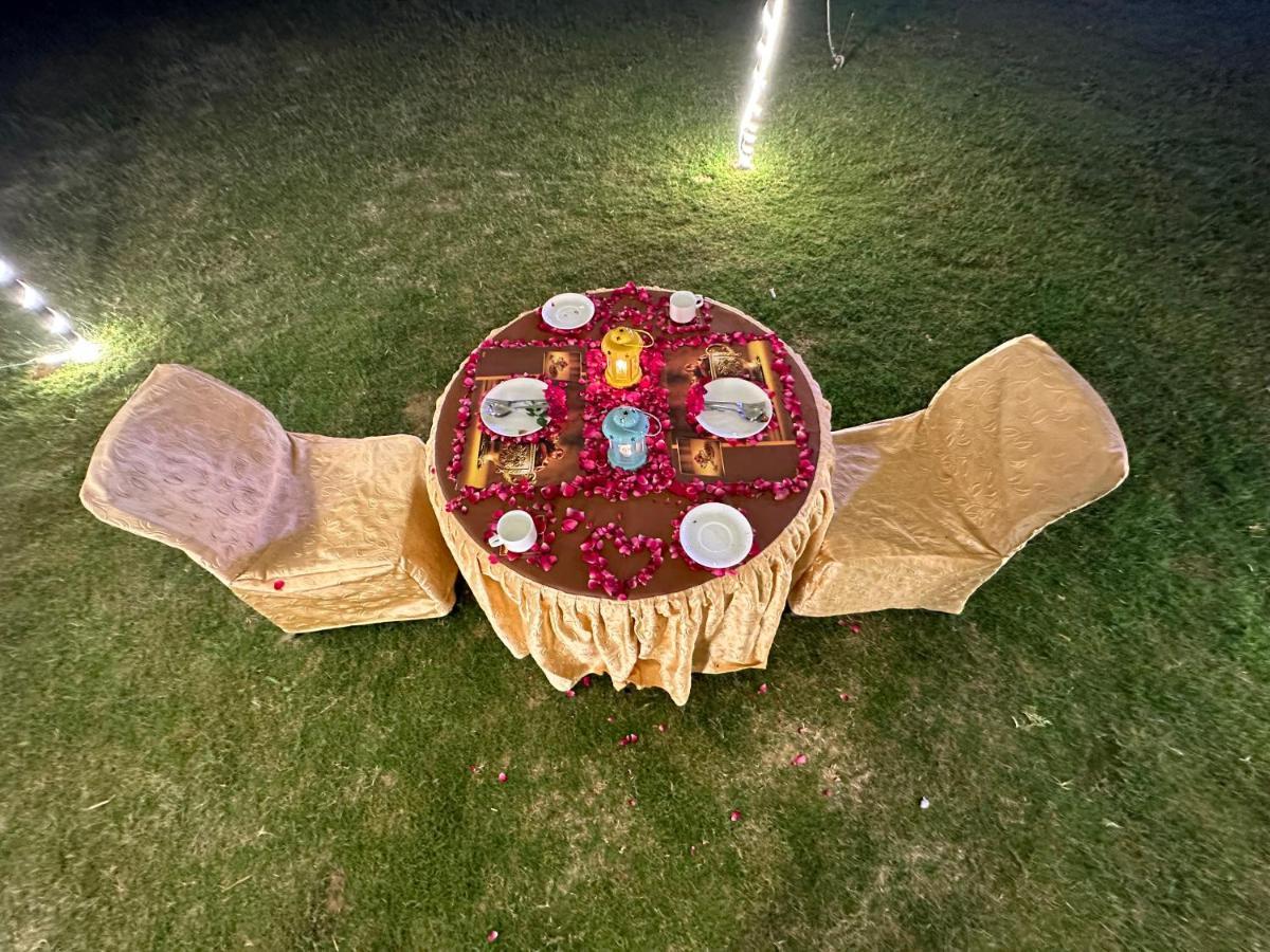 Modhera Sunrise Resort - Tents Bhungas Jungle Restaurants & Candlelight Dining Kalri Exteriör bild