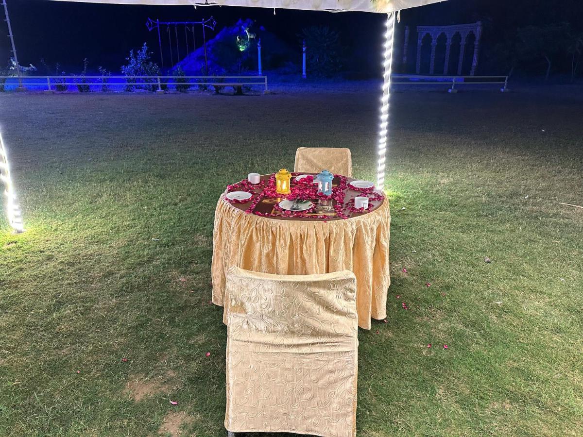 Modhera Sunrise Resort - Tents Bhungas Jungle Restaurants & Candlelight Dining Kalri Exteriör bild
