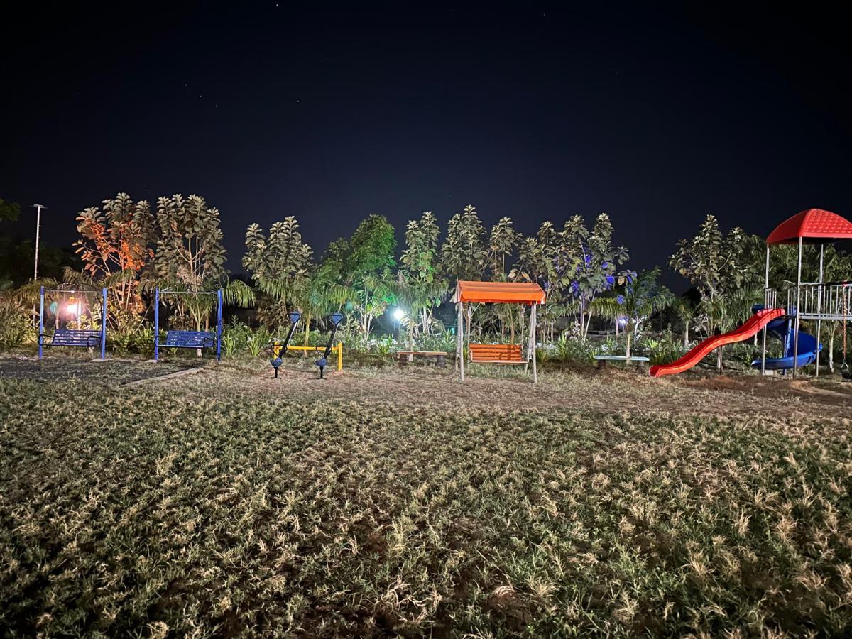 Modhera Sunrise Resort - Tents Bhungas Jungle Restaurants & Candlelight Dining Kalri Exteriör bild