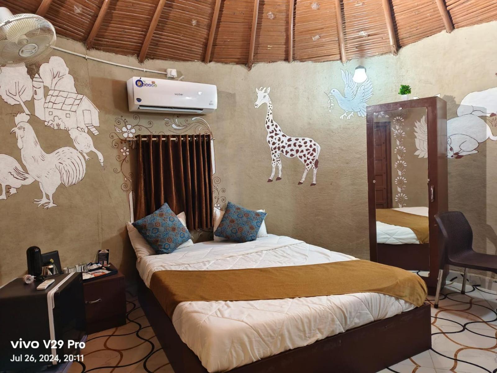 Modhera Sunrise Resort - Tents Bhungas Jungle Restaurants & Candlelight Dining Kalri Exteriör bild
